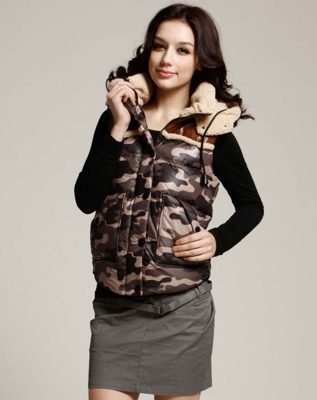 女款灰迷彩<em>羽绒服马甲</em>-<em>唯品会</em>Pad版