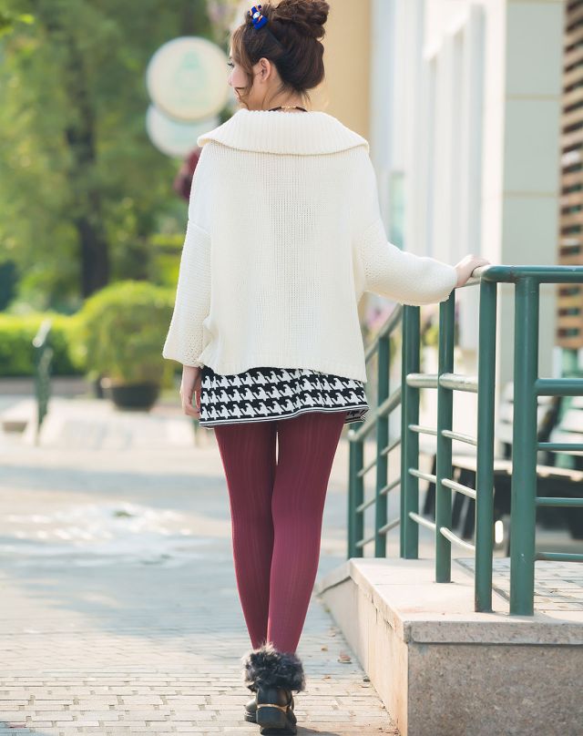 <em>米白色</em>翻领<em>蝙蝠</em>袖女款<em>针织开衫</em>-唯品会Pad版