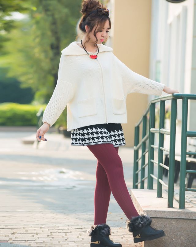 <em>米白色</em>翻领<em>蝙蝠</em>袖女款<em>针织开衫</em>-唯品会Pad版