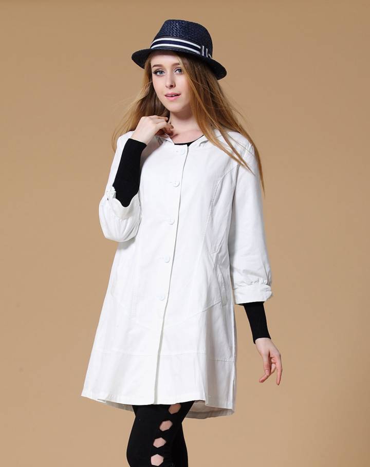 白色韩版翻领中袖风衣