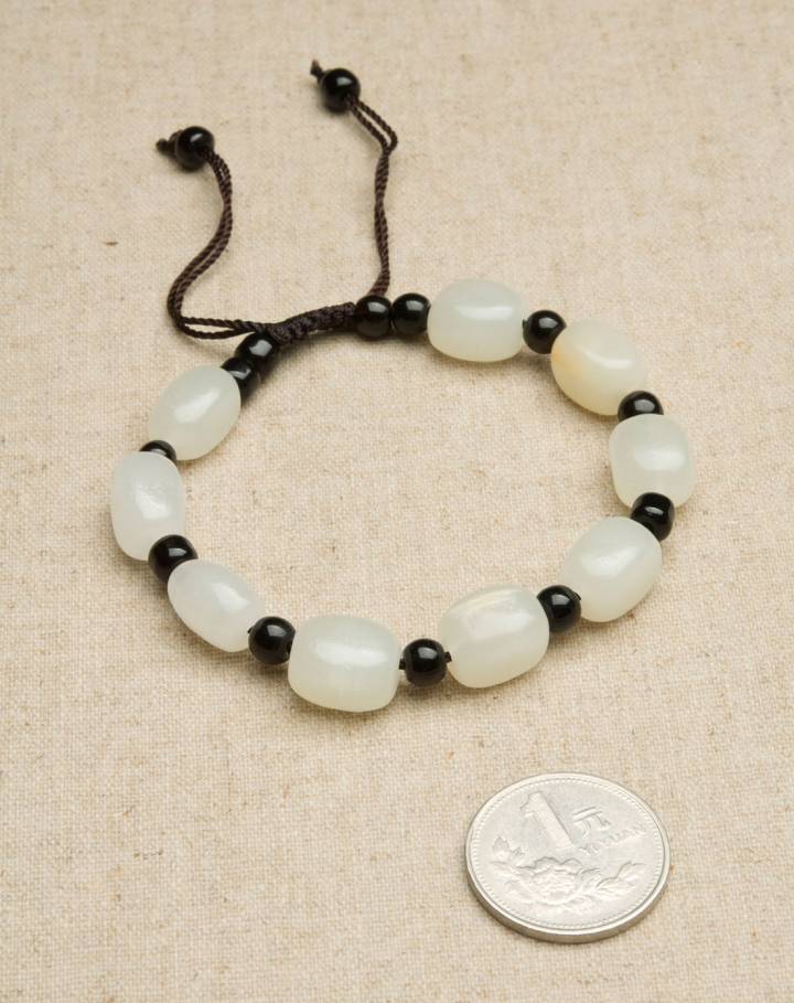 汉白玉随形手链