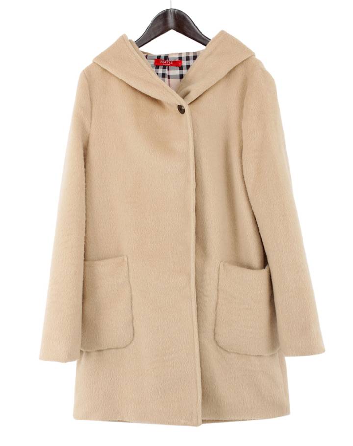 女款米色带帽毛呢外套