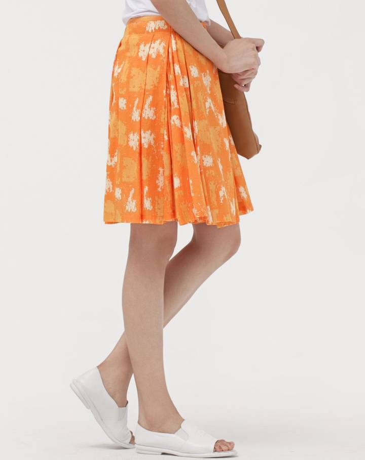 橙色百搭花纹短裙